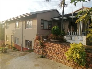 8 Bed House in Clare Hills