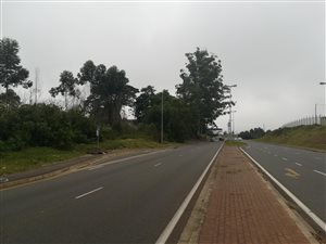 6400 m² Land available in Waterfall