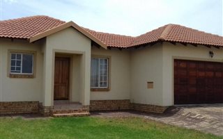 3 Bedroom Townhouse in Thatchfield