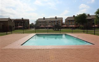 1 Bedroom Townhouse in Karen Park
