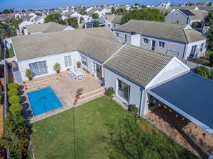 4 Bed House in Pinehurst