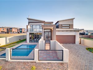 7 Bed House in Zambezi Country Estate