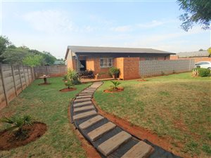 3 Bed House in Edelweiss