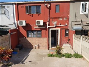 4 Bed Apartment in Whetstone