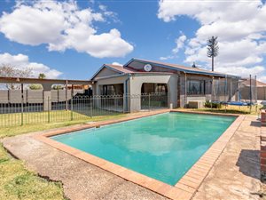 3 Bed House in Claremont