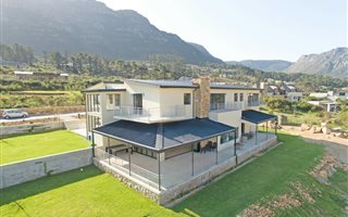 5 Bedroom House in Hout Bay and surrounds