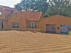 300 m² Retail Space in Ferndale
