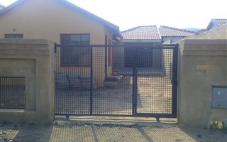 3 Bedroom House in Naturena
