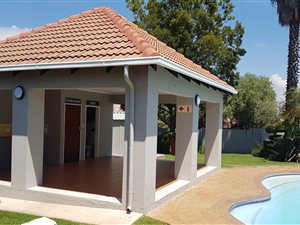 2 Bed Apartment in Edenglen
