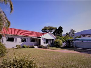 4 Bed House in Paarl Central East