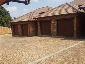 3 Bed Simplex in Bedfordview