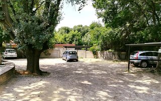 Bachelor apartment in Lombardy East