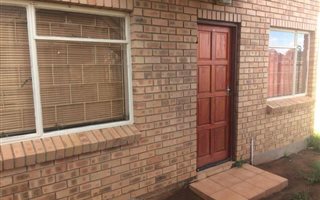 2 Bedroom Flat in Blomanda
