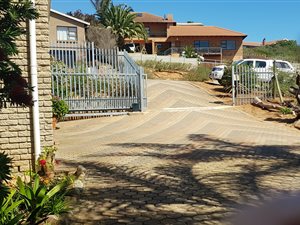 3 Bed House in Hartenbos Heuwels