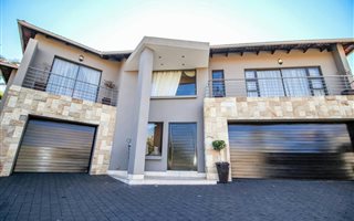 4 Bedroom House in Meyersdal