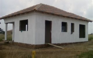 2 Bedroom House in Vanderbijlpark CE7