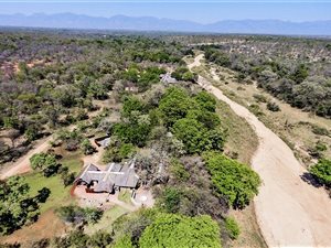 5 Bedroom House in Hoedspruit