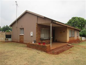 3 Bed House in Edelweiss