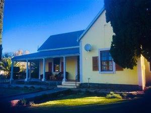 4 Bed House in Graaff Reinet