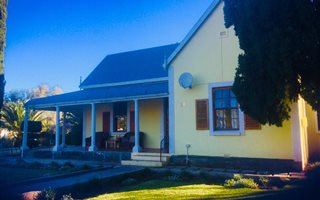 4 Bedroom House in Graaff Reinet