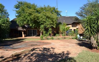 1.2 ha Farm in Kameeldrift East