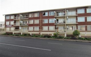 2 Bedroom Apartment in Amanzimtoti