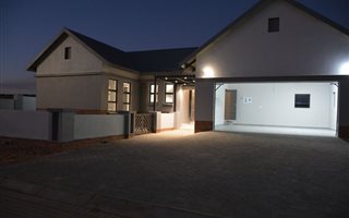 3 Bedroom House in De Land Estate