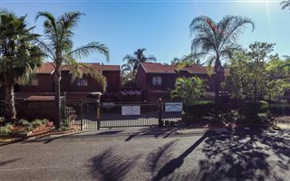 3 Bedroom Duplex in Florauna