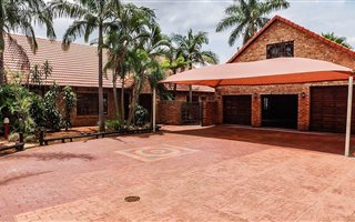 5 Bedroom House in Ninapark