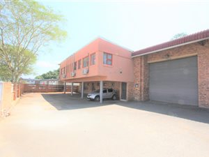 850 m² Industrial space in Glen Hills