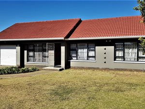3 Bed House in Mayberry Park