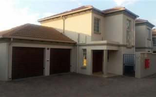 3 Bedroom Cluster in Sharonlea