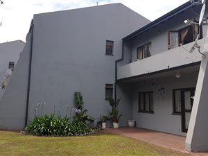 2 Bed Apartment in Port Edward
