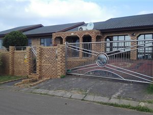 5 Bed House in Mobeni