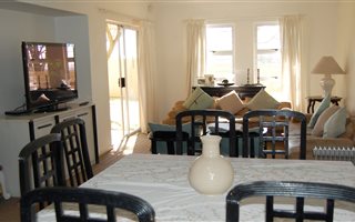 2 Bedroom Apartment in Melrose