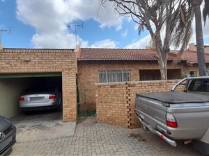2 Bed Townhouse in Penina Park