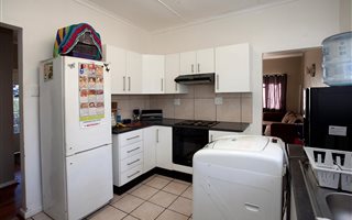 3 Bedroom House in Fernglen