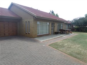 3 Bed House in Three Rivers East