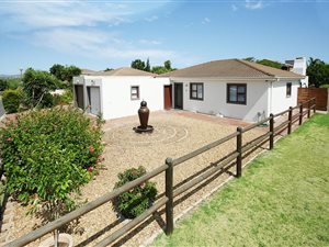 3 Bed Townhouse in Goedemoed