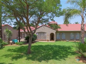 3 Bedroom House in Aston Manor