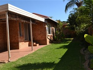 3 Bed Simplex in Lynnwood Manor