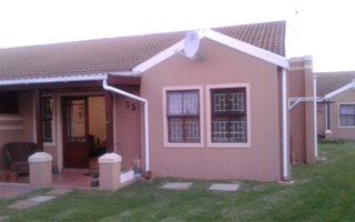 2 Bedroom Townhouse in Strand Central