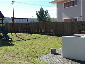 2 Bed Apartment in Suider Paarl