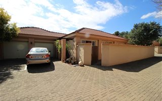 2 Bedroom Townhouse in Langenhoven Park