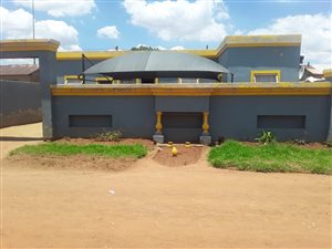 3 Bed House in Etwatwa