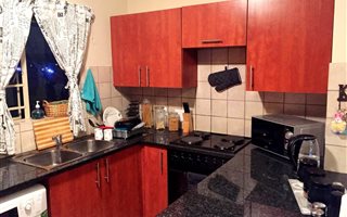 1 Bedroom Apartment in Hazeldean (Silverlakes Surroundings)