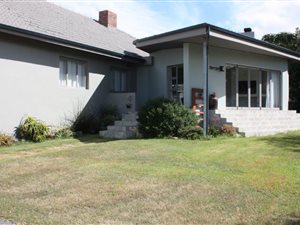 4 Bed House in Mossel Bay Central