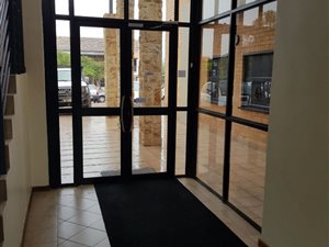 126.160003662109 m² Office Space in Hazeldean (Silverlakes Surroundings)