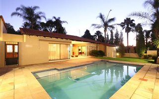 4 Bedroom House in Woodmead Springs