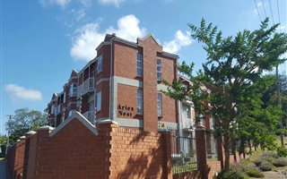 2 Bedroom Apartment in Kingswood